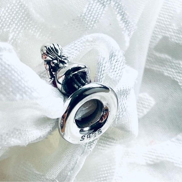 🎂 NWOT Alice & Cheshire Cat Birthday Cake Charm – Alice in Wonderland ✨ - Picture 5 of 13